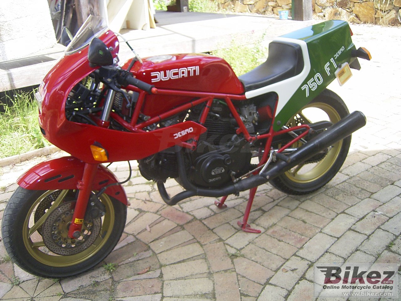 Big  750 f 1 picture and wallpaper from Bikez.com